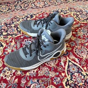 Nike KD Trey 5 IX Shoes Men's Size 13 Gray Gum Basketball great condition